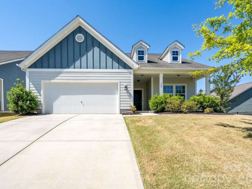 108 Jana Drive, Statesville, NC 28677.  MLS# CAR4375345, YatesRealty ID 18568. 