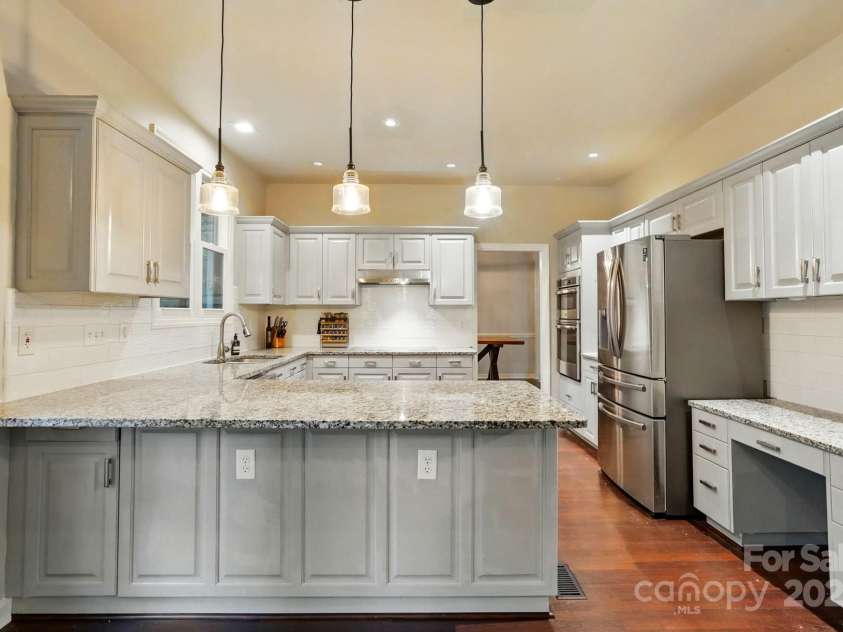 8708 Piccone Brook Lane, Charlotte, NC 28216.  MLS# CAR4267113, YatesRealty ID 18568. 