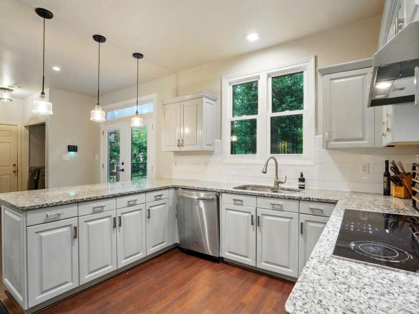 8708 Piccone Brook Lane, Charlotte, NC 28216.  MLS# CAR4267113, YatesRealty ID 18568. 
