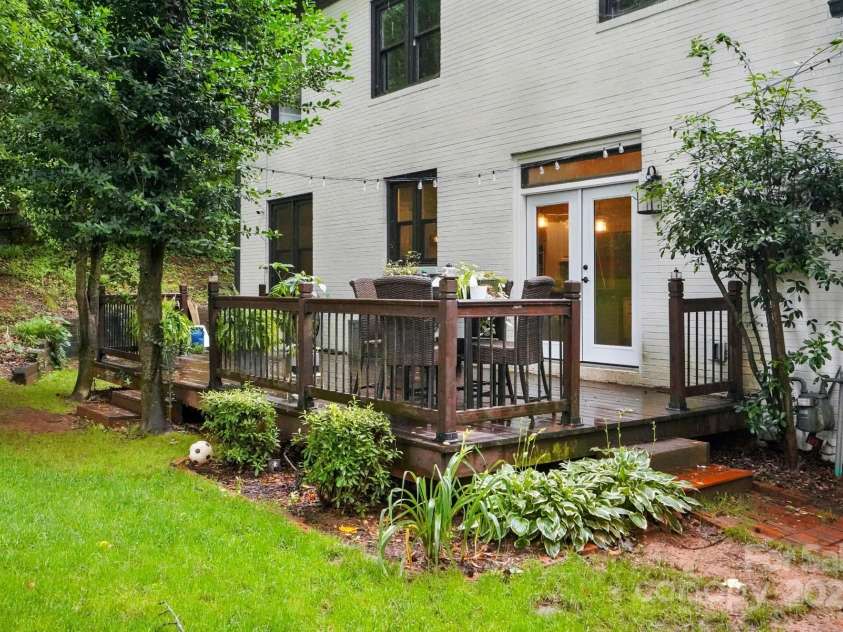 8708 Piccone Brook Lane, Charlotte, NC 28216.  MLS# CAR4267113, YatesRealty ID 18568. 