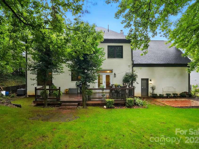 8708 Piccone Brook Lane, Charlotte, NC 28216.  MLS# CAR4267113, YatesRealty ID 18568. 