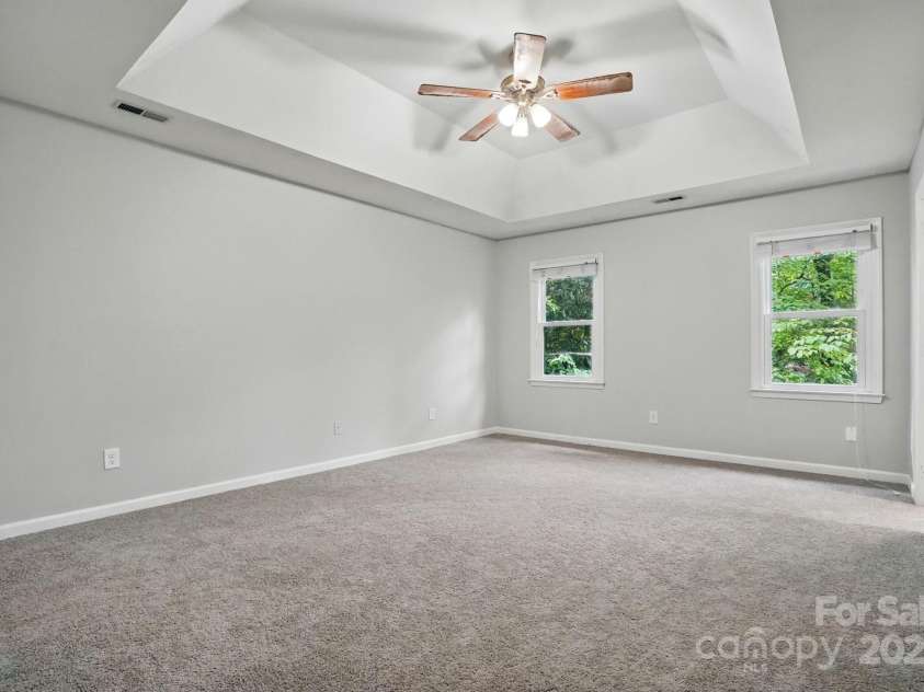 8708 Piccone Brook Lane, Charlotte, NC 28216.  MLS# CAR4267113, YatesRealty ID 18568. Master bedroom