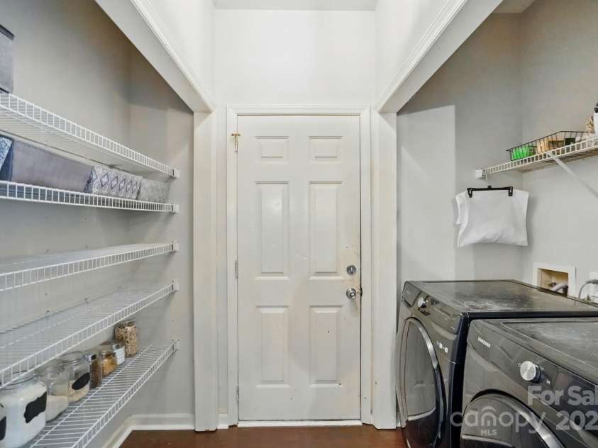 8708 Piccone Brook Lane, Charlotte, NC 28216.  MLS# CAR4267113, YatesRealty ID 18568. Mudroom / laundry room area