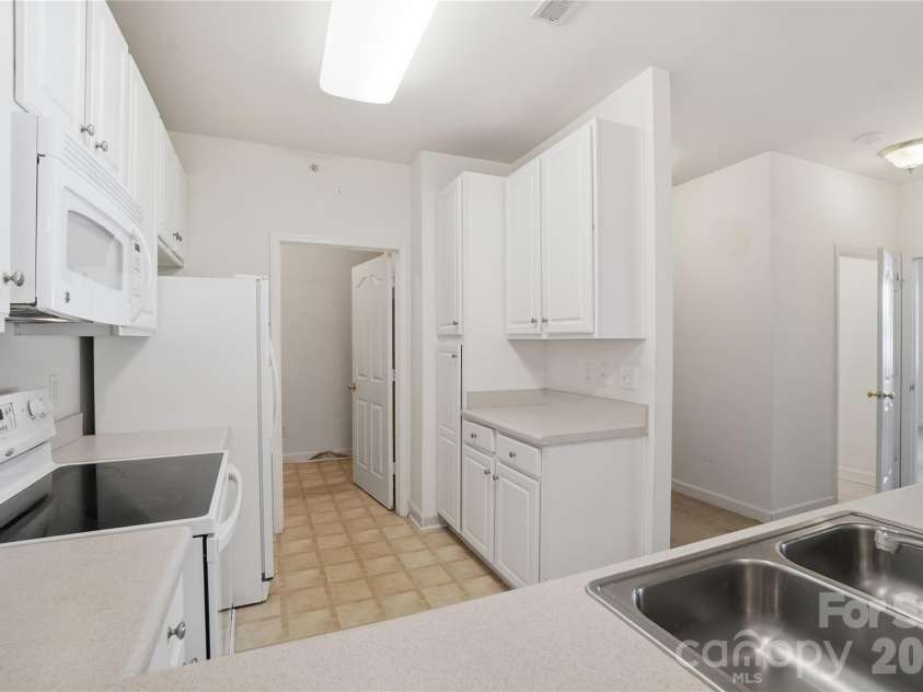 16742 Amberside Road, Cornelius, NC 28031.  MLS# CAR4354653, YatesRealty ID 18569. 