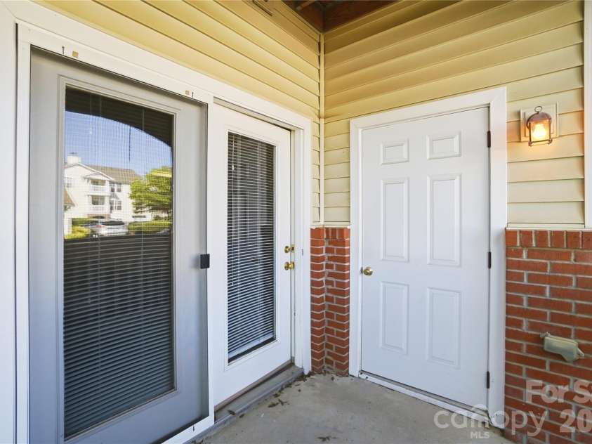 16742 Amberside Road, Cornelius, NC 28031.  MLS# CAR4354653, YatesRealty ID 18569. 