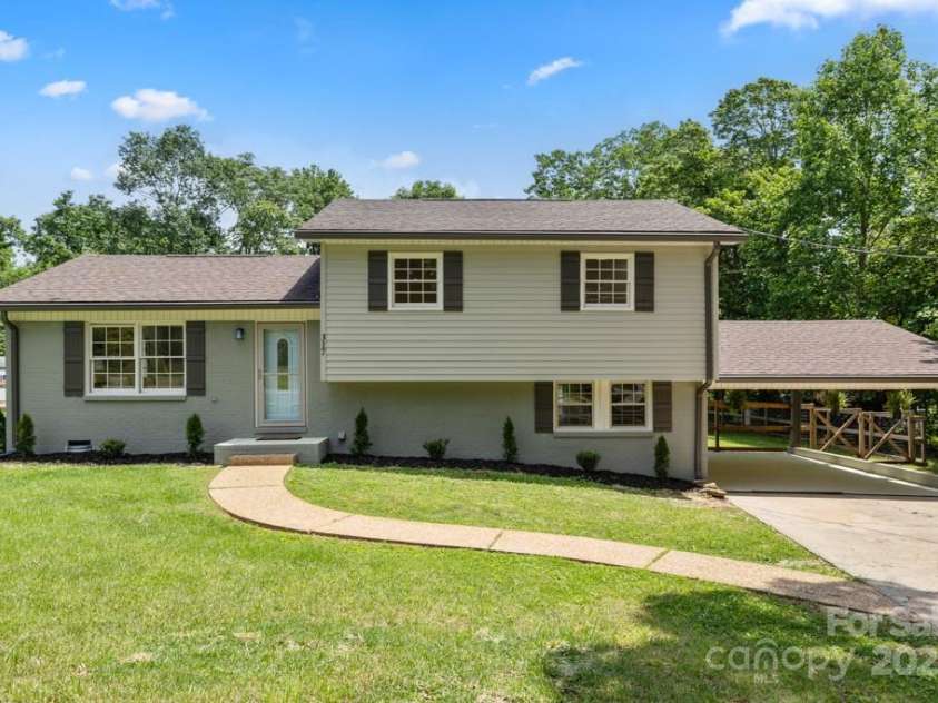 317 Benbow Drive, East Bend, NC 27018.  MLS# CAR4263565, YatesRealty ID 18569. 