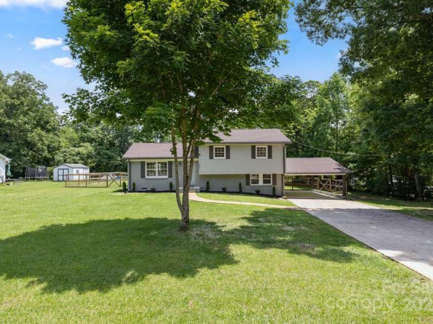 317 Benbow Drive, East Bend, NC 27018.  MLS# CAR4263565, YatesRealty ID 18569. 