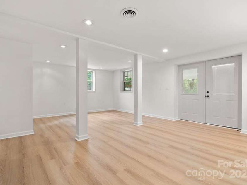 317 Benbow Drive, East Bend, NC 27018.  MLS# CAR4263565, YatesRealty ID 18569. 