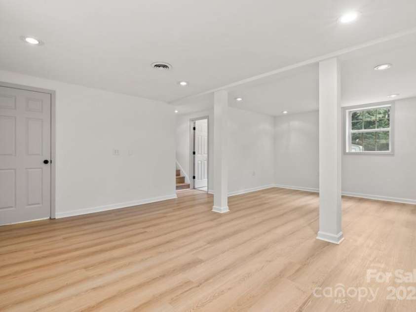 317 Benbow Drive, East Bend, NC 27018.  MLS# CAR4263565, YatesRealty ID 18569. 