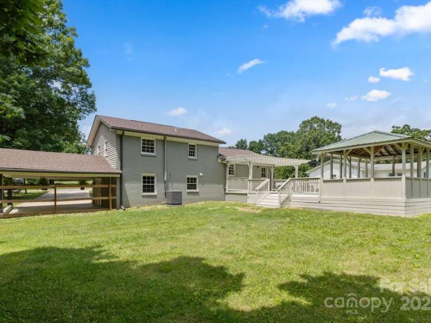 317 Benbow Drive, East Bend, NC 27018.  MLS# CAR4263565, YatesRealty ID 18569. 