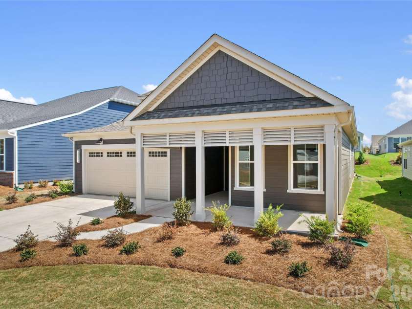 2736 Peak Court, Belmont, NC 28012.  MLS# CAR4328408, YatesRealty ID 1857. Attractive front porch facade