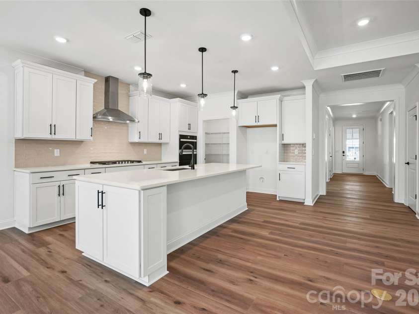2736 Peak Court, Belmont, NC 28012.  MLS# CAR4328408, YatesRealty ID 1857. Gourmet kitchen, quartz countertops