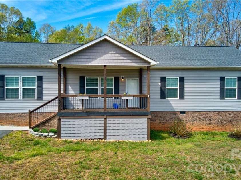 192 Apple Valley Lane, Statesville, NC 28677.  MLS# CAR4367094, YatesRealty ID 18570. 