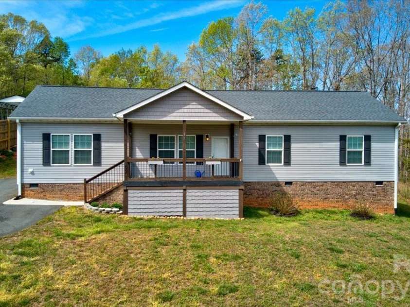 192 Apple Valley Lane, Statesville, NC 28677.  MLS# CAR4367094, YatesRealty ID 18570. 