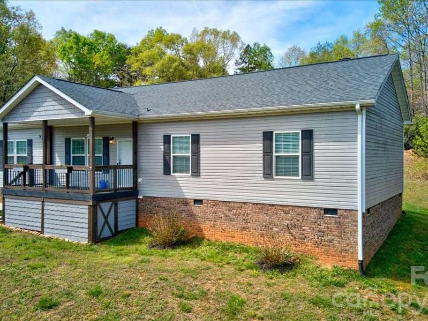 192 Apple Valley Lane, Statesville, NC 28677.  MLS# CAR4367094, YatesRealty ID 18570. 