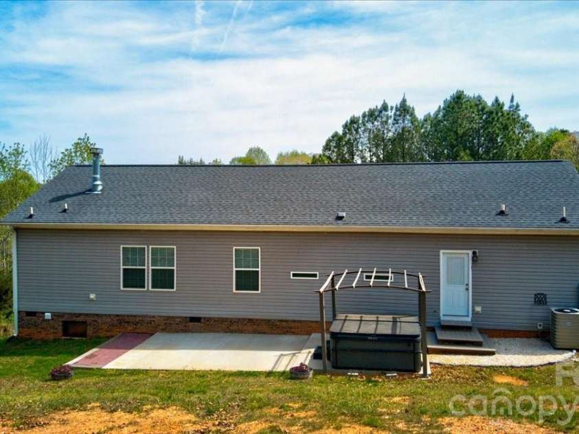 192 Apple Valley Lane, Statesville, NC 28677.  MLS# CAR4367094, YatesRealty ID 18570. 