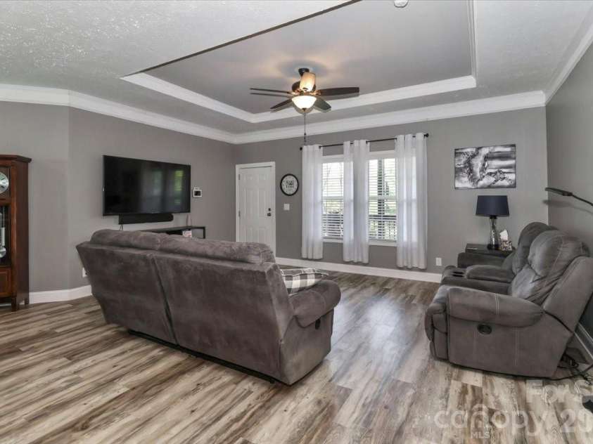 192 Apple Valley Lane, Statesville, NC 28677.  MLS# CAR4367094, YatesRealty ID 18570. 