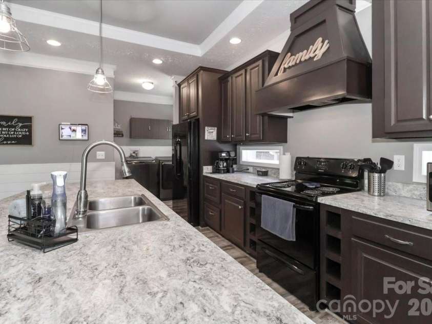 192 Apple Valley Lane, Statesville, NC 28677.  MLS# CAR4367094, YatesRealty ID 18570. 