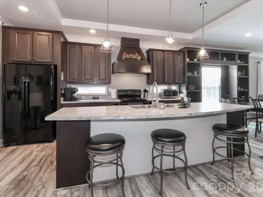 192 Apple Valley Lane, Statesville, NC 28677.  MLS# CAR4367094, YatesRealty ID 18570. 