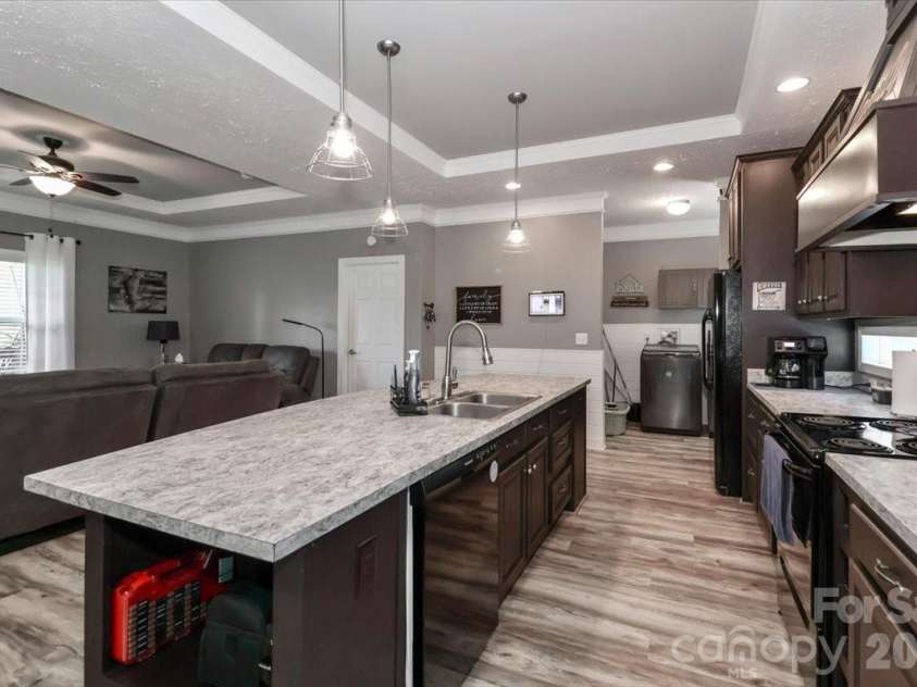 192 Apple Valley Lane, Statesville, NC 28677.  MLS# CAR4367094, YatesRealty ID 18570. 