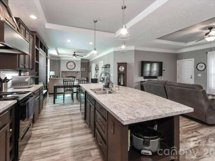 192 Apple Valley Lane, Statesville, NC 28677.  MLS# CAR4367094, YatesRealty ID 18570. 