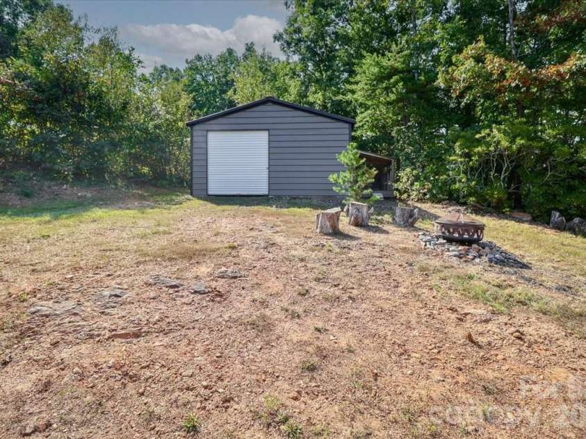 192 Apple Valley Lane, Statesville, NC 28677.  MLS# CAR4367094, YatesRealty ID 18570. 
