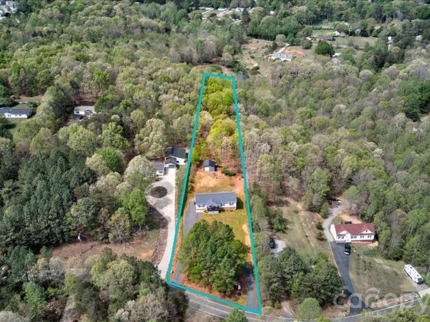 192 Apple Valley Lane, Statesville, NC 28677.  MLS# CAR4367094, YatesRealty ID 18570. 