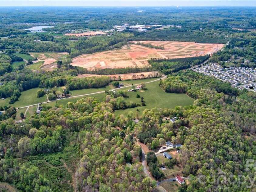 192 Apple Valley Lane, Statesville, NC 28677.  MLS# CAR4367094, YatesRealty ID 18570. 