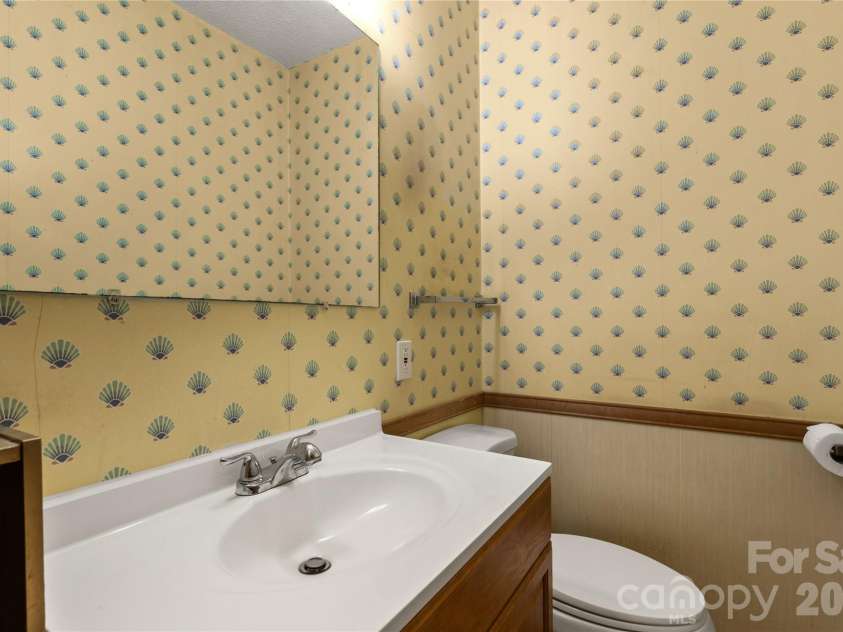 1718 Gene Hudson Drive, Lancaster, SC 29720.  MLS# CAR4370431, YatesRealty ID 18571. 