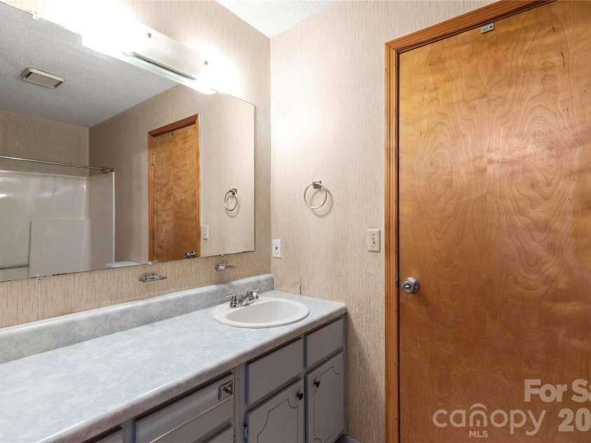 1718 Gene Hudson Drive, Lancaster, SC 29720.  MLS# CAR4370431, YatesRealty ID 18571. 