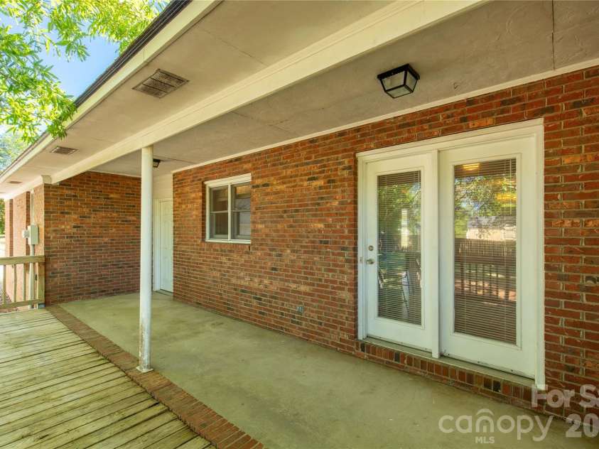 1718 Gene Hudson Drive, Lancaster, SC 29720.  MLS# CAR4370431, YatesRealty ID 18571. 
