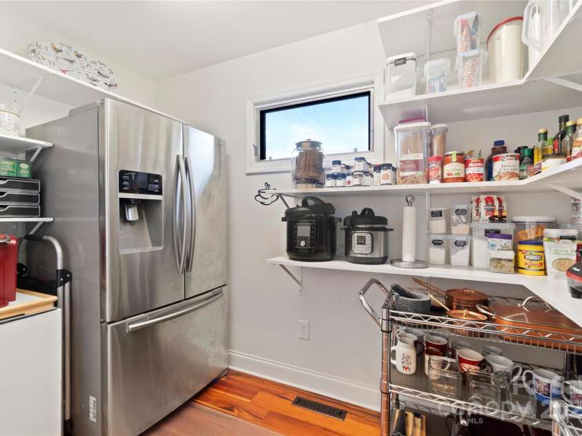 552 Odell School Road, Concord, NC 28027.  MLS# CAR4240016, YatesRealty ID 18571. 