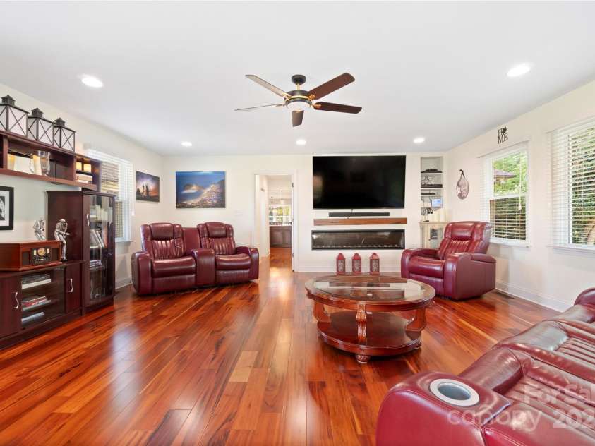 552 Odell School Road, Concord, NC 28027.  MLS# CAR4240016, YatesRealty ID 18571. 