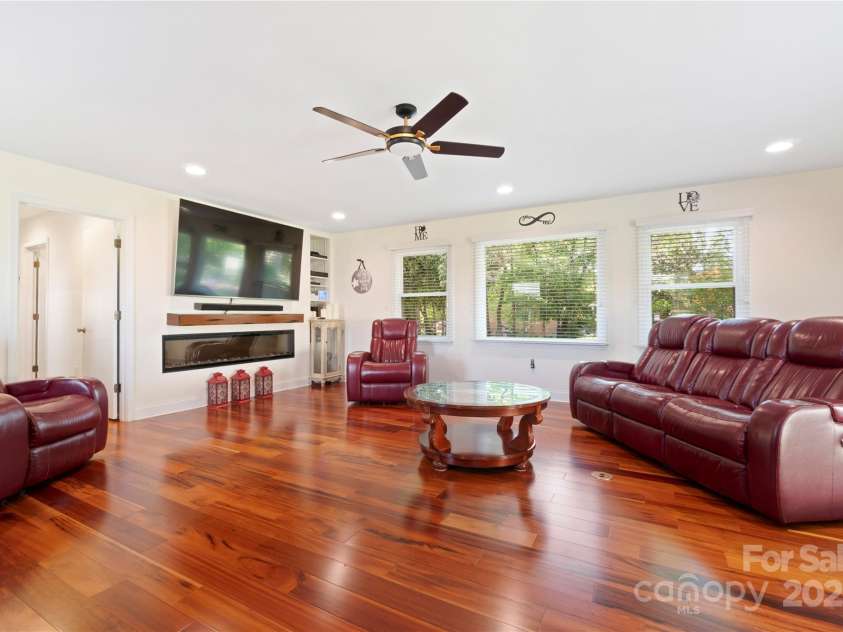 552 Odell School Road, Concord, NC 28027.  MLS# CAR4240016, YatesRealty ID 18571. 