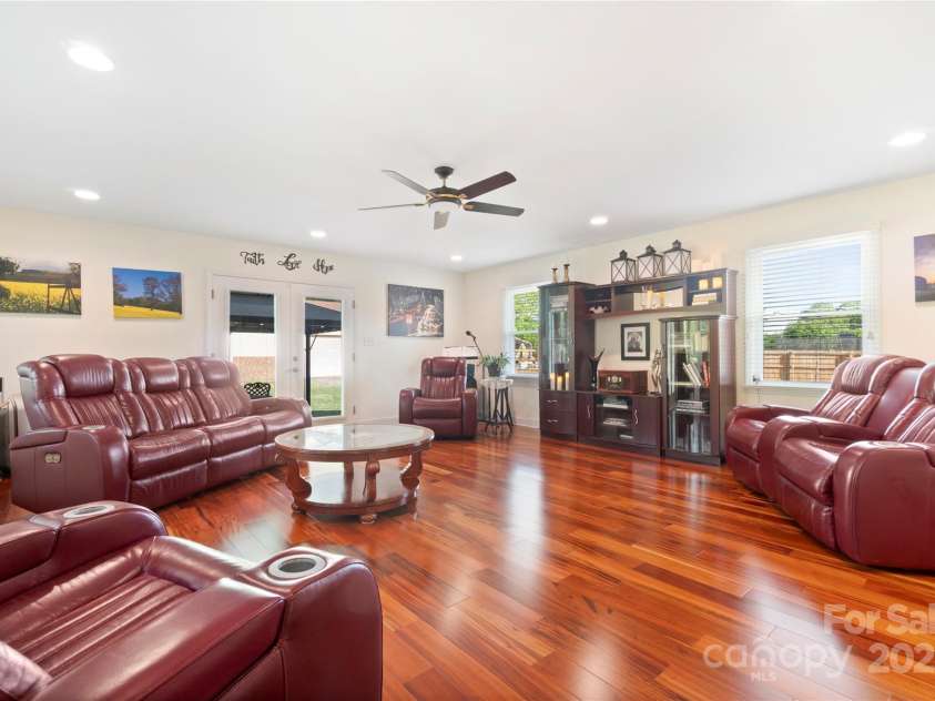 552 Odell School Road, Concord, NC 28027.  MLS# CAR4240016, YatesRealty ID 18571. 