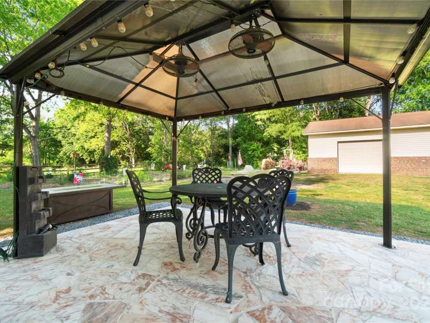 552 Odell School Road, Concord, NC 28027.  MLS# CAR4240016, YatesRealty ID 18571. 