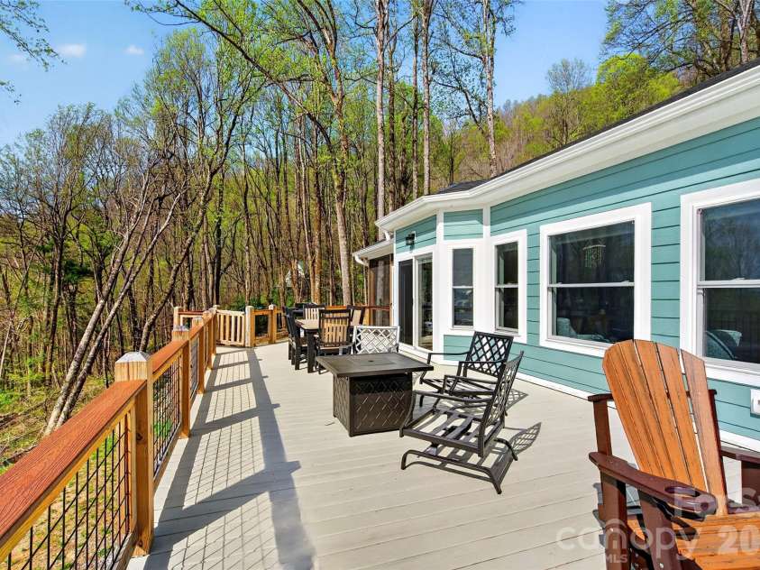 155 Wrenlock Drive, Little Switzerland, NC 28749.  MLS# CAR4368647, YatesRealty ID 18572. 