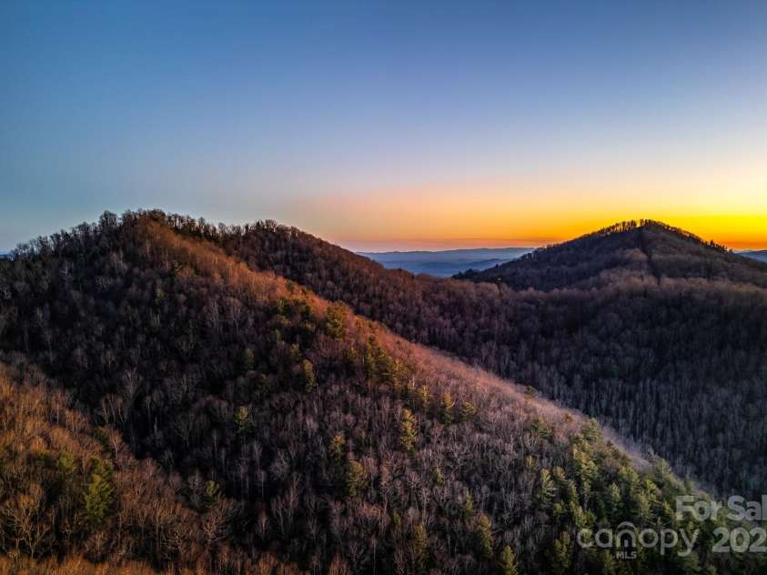 4880 Nightingale Way, Lenoir, NC 28645.  MLS# CAR4223039, YatesRealty ID 18572. 