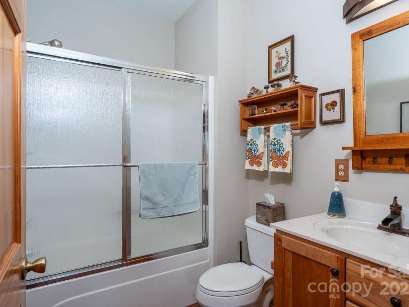 4880 Nightingale Way, Lenoir, NC 28645.  MLS# CAR4223039, YatesRealty ID 18572. 