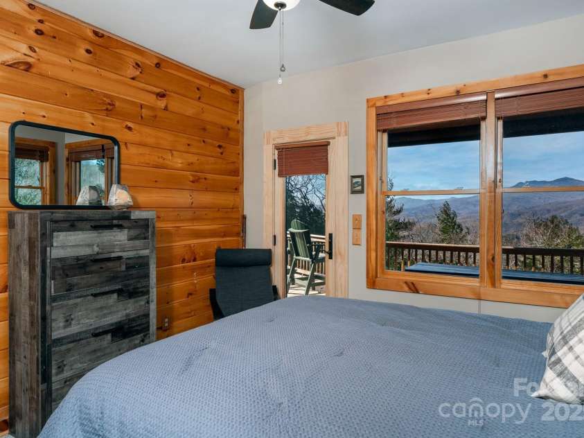 4880 Nightingale Way, Lenoir, NC 28645.  MLS# CAR4223039, YatesRealty ID 18572. 