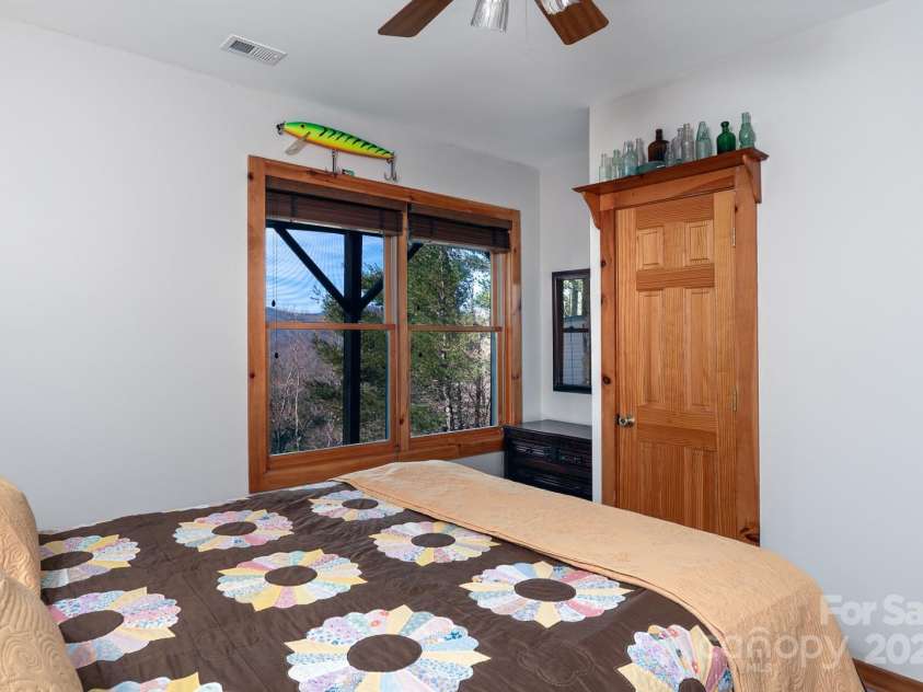 4880 Nightingale Way, Lenoir, NC 28645.  MLS# CAR4223039, YatesRealty ID 18572. 