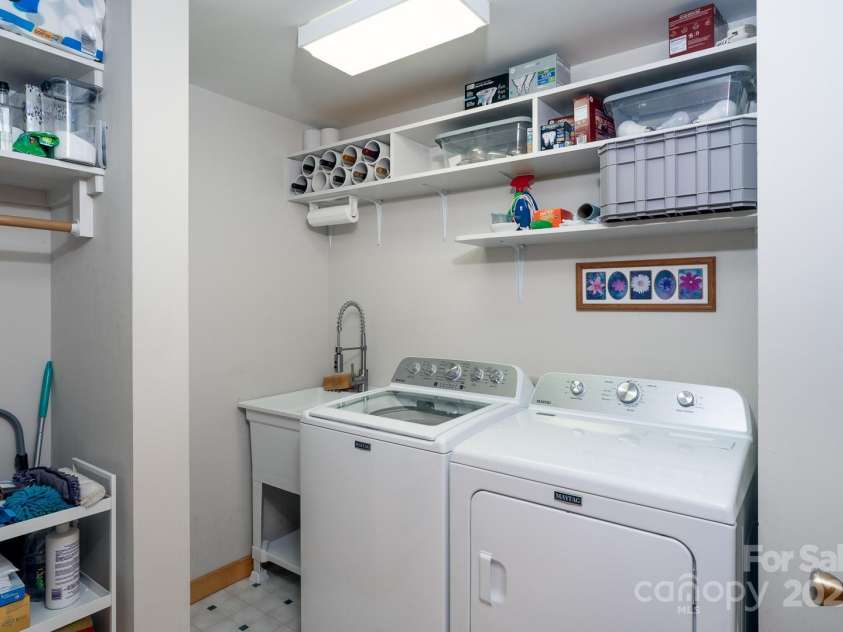 4880 Nightingale Way, Lenoir, NC 28645.  MLS# CAR4223039, YatesRealty ID 18572. 