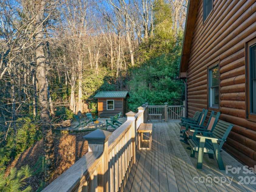 4880 Nightingale Way, Lenoir, NC 28645.  MLS# CAR4223039, YatesRealty ID 18572. 