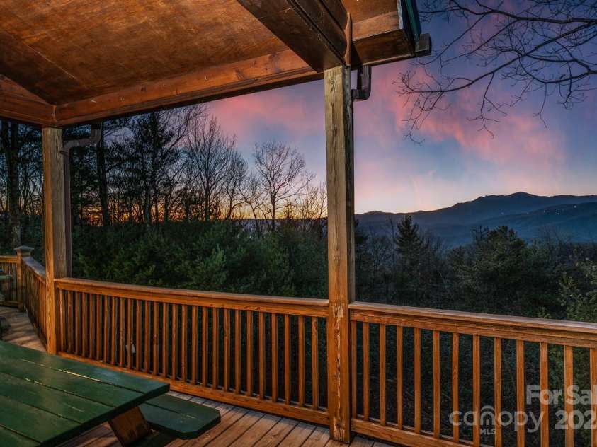 4880 Nightingale Way, Lenoir, NC 28645.  MLS# CAR4223039, YatesRealty ID 18572. 