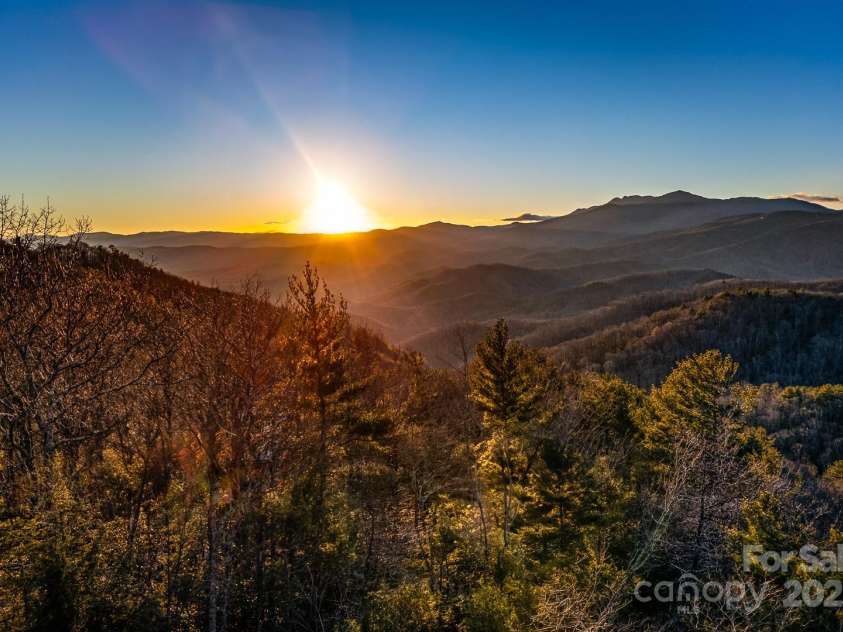 4880 Nightingale Way, Lenoir, NC 28645.  MLS# CAR4223039, YatesRealty ID 18572. 