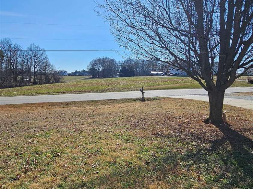 2907 New Salem Road, Monroe, NC 28110.  MLS# CAR4342010, YatesRealty ID 18573. 