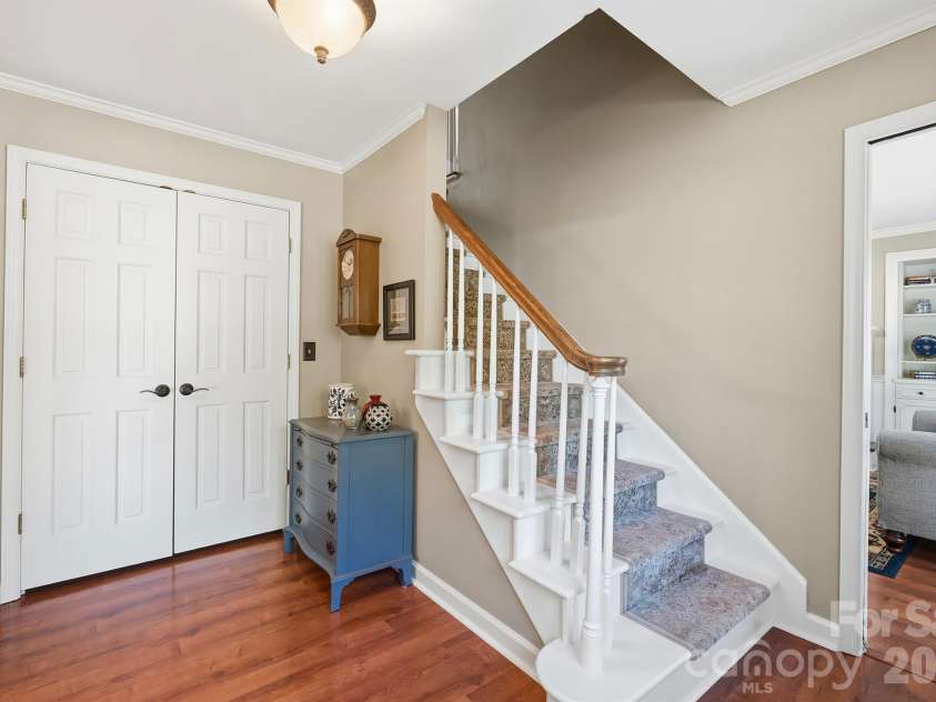 3740 6th Street, Hickory, NC 28601.  MLS# CAR4370130, YatesRealty ID 18574. 