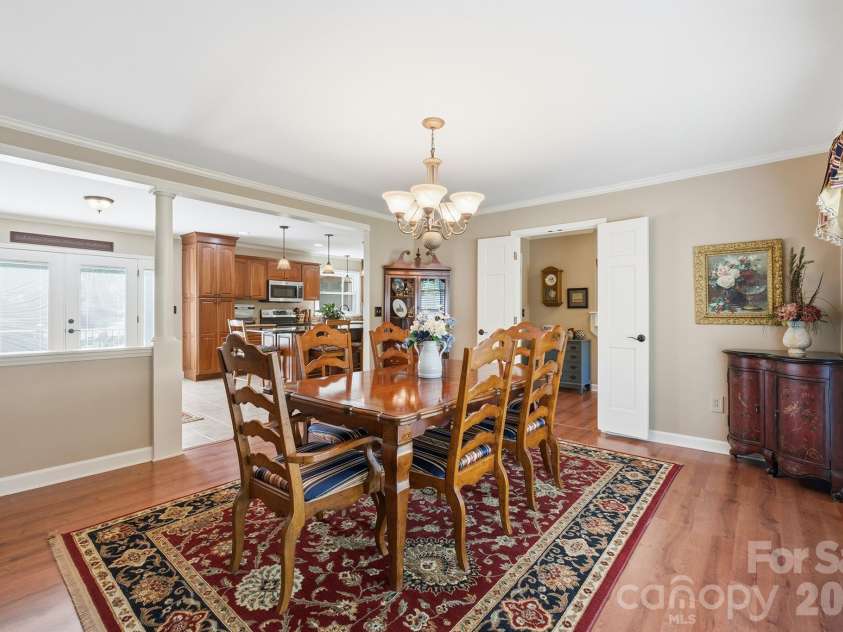3740 6th Street, Hickory, NC 28601.  MLS# CAR4370130, YatesRealty ID 18574. 