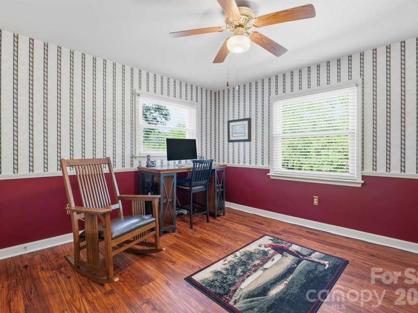 3740 6th Street, Hickory, NC 28601.  MLS# CAR4370130, YatesRealty ID 18574. 