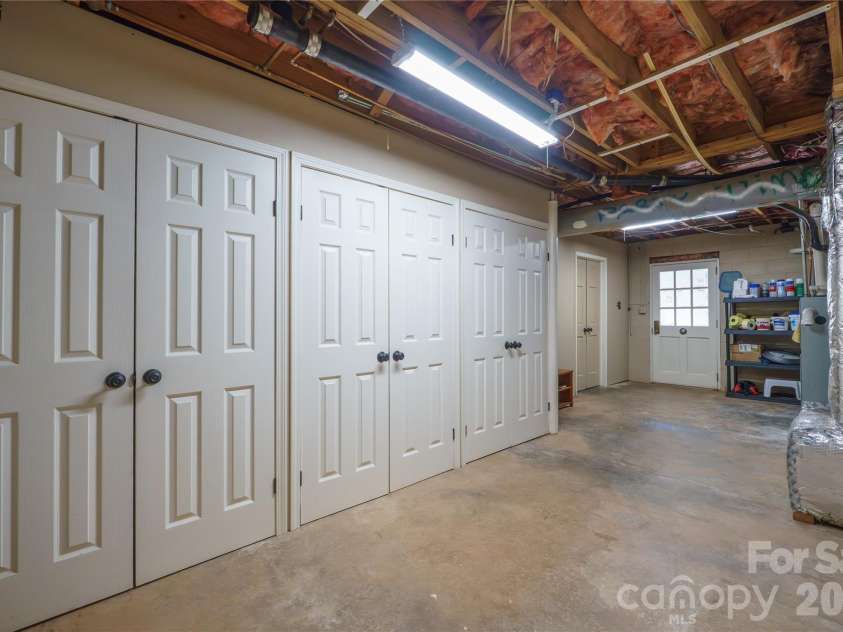 3740 6th Street, Hickory, NC 28601.  MLS# CAR4370130, YatesRealty ID 18574. 